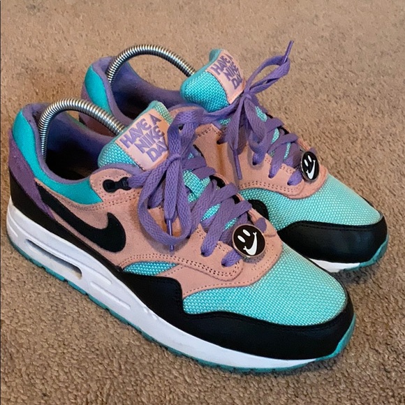 have a nike day size 8